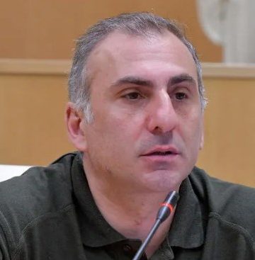 ელისაშვილი ღარიბაშვილს – თქვენ პრემიერ-მინისტრი ხართ, შეიძლება ასეთი ზიზღით ლაპარაკი?