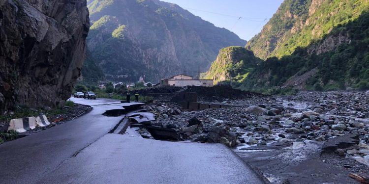 მცხეთა-სტეფანწმინდა-ლარსის გზის 80 მ-მდე მონაკვეთი დაზიანდა