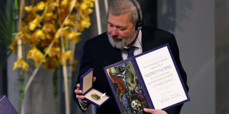 მურატოვმა ნობელის მედალი $103 მილიონად გაყიდა და თანხას უკრაინელ ლტოლვილ ბავშვებს გადასცემს