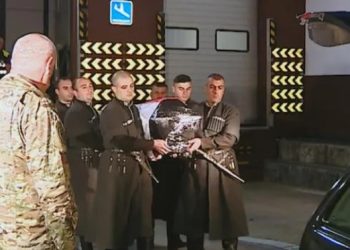 უკრაინაში გარდაცვლილი ქართველი მებრძოლი გიორგი გრიგოლია სამშობლოში ჩამოასვენეს