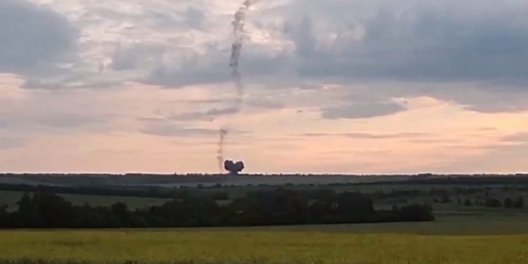 ზელენსკის ზაპოროჟიეს ოლქში სტუმრობის დროს უკრაინის შეიარაღებულმა ძალებმა რუსული „სუ-25“ ჩამოაგდეს