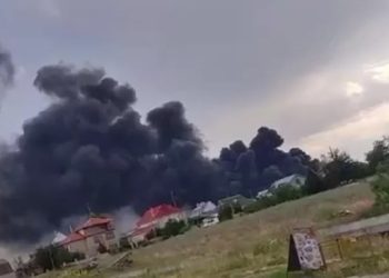 ხერსონთან ოკუპანტების საბრძოლო მასალის საცავი იწვის