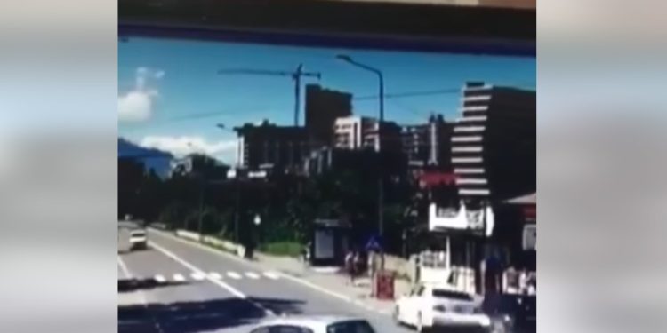 ვიდეო – ავტოსაგზაო შემთხვევა გონიოში – ავტომობილი ორსულს დაეჯახა