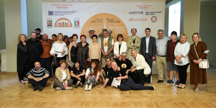 ოზურგეთში ნოდარ დუმბაძის სახელობის მესამე საერთაშორისო ფესტივალი საზეიმოდ დაიხურა