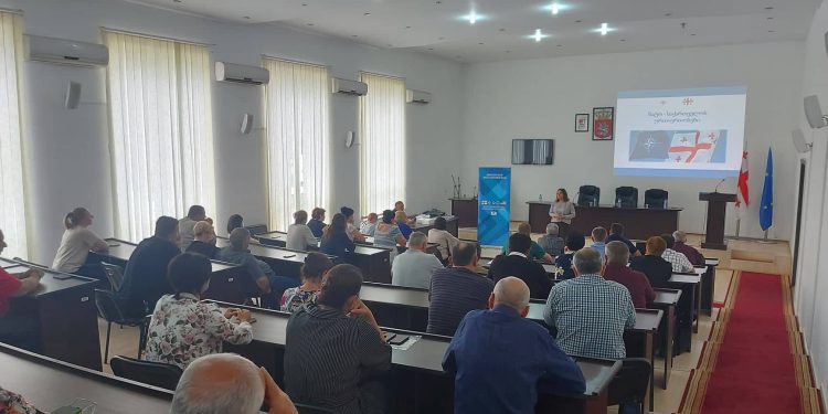 ნატო-საქართველოს ურთიერთობები და პერსპექტივები – შეხვედრა ლანჩხუთის მუნიციპალიტეტის საჯარო მოხელეებთან