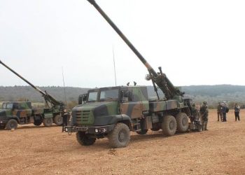 საფრანგეთი უკრაინას 6 ჰაუბიცას და ჯავშანტექნიკას გადასცემს – მაკრონი