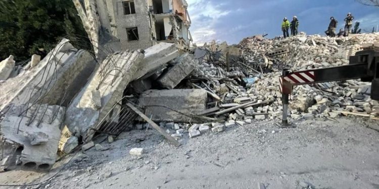 დონეცკის ოლქში საცხოვრებელი კორპუსის დაბომბვის შედეგად დაღუპულთა რაოდენობა 11-მდე გაიზარდა