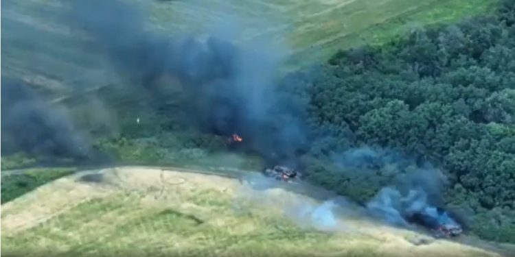 ვიდეო – უკრაინელებმა ლისიჩანსკთან რუსული ტექნიკის მთელი კოლონა გაანადგურეს