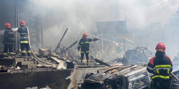 ვინიციაზე სარაკეტო თავდასხმების შედეგად, 23 ადამიანი, მათ შორის სამი ბავშვი დაიღუპა