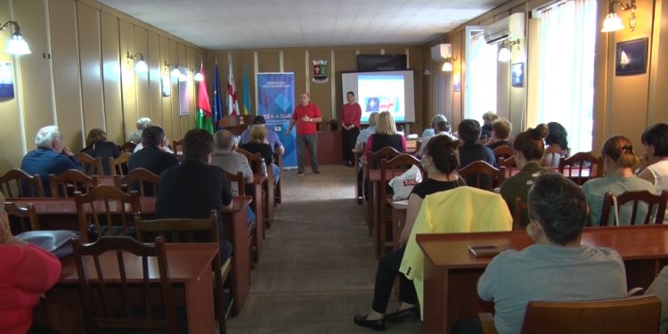 “ნატო – საქართველოს თანამშრომლობა და სამომავლო პერსპექტივები” – საინფორმაციო შეხვედრა ოზურგეთში