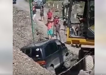 ვიდეო – უშგულისკენ მიმავალ გზაზე ავტომობილი გზიდან გადავარდა.