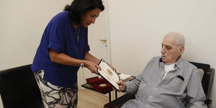 პრეზიდენტმა თენგიზ არჩვაძე ბრწყინვალების ორდენით დააჯილდოვა