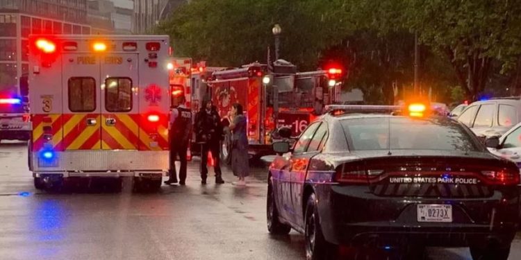 თეთრ სახლთან მეხის დაცემის შედეგად სამი ადამიანი გარდაიცვალა