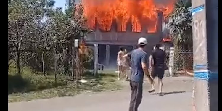 ვიდეო – ოზურგეთში, სოფელ შრომაში საცხოვრებელი სახლი დაიწვა