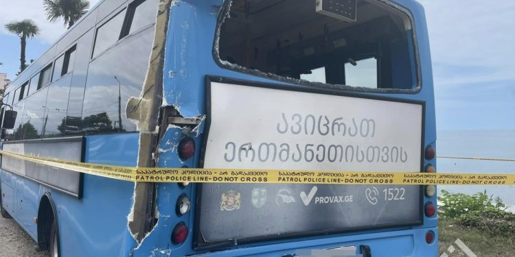 ბათუმში ავტობუსს ტრაილერი დაეჯახა – დაშავდა 6 ადამიანი