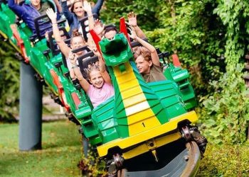 გერმანიაში ატრაქციონზე ავარიის შედეგად 30 ადამიანი დაშავდა