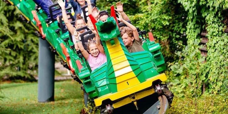 გერმანიაში ატრაქციონზე ავარიის შედეგად 30 ადამიანი დაშავდა