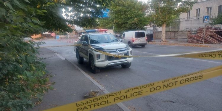 სისხლიანი გარჩევა თელავში – დაჭრილია 50 წლამდე კაცი