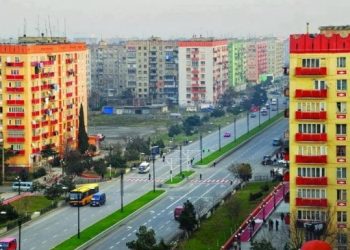 რუსთავში კორპუსიდან კაცი გადავარდა და გარდაიცვალა