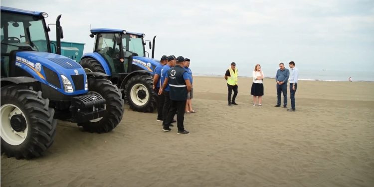 ვიდეო – გურიას სანაპირო ზოლის მოწესრიგების მიზნით ქვიშის საცრელი ტექნიკა გადაეცა