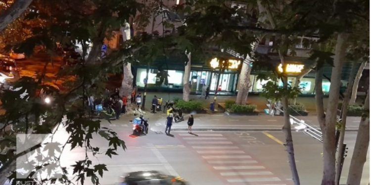 ავარია თბილისში – “გლოვოს” კურიერს ავტომანქანა დაეჯახა