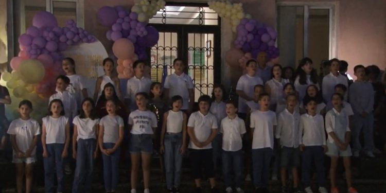 ახალი სასწავლო წლის დაწყების აღსანიშნავი ღონისძიება ოზურგეთის მეოთხე საჯარო სკოლაში