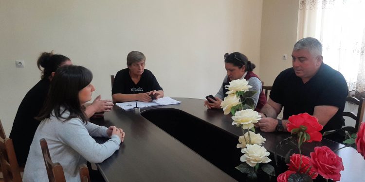 ფინანსური თაღლითობა ჩოხატაურში – სკოლის ბუღალტერი ორმაგი ოდენობის ხელფასს ითვისებდა