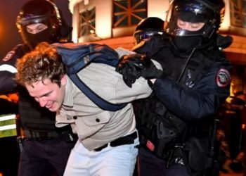 მოსკოვში მობილიზაციის საწინააღმდეგო აქციაზე დაკავებულებს ჯარში გაწვევის უწყისები გადასცეს