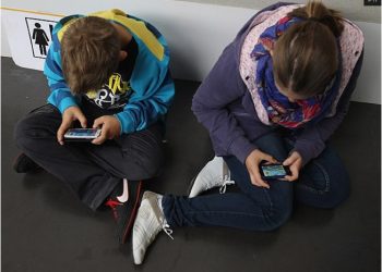 ფსიქოლოგი – გაჯეტებთან, ეკრანთან მიჯაჭვულობამ მშობლებისთვის გაართულა იმის კონტროლი, რას უყურებენ ბავშვები