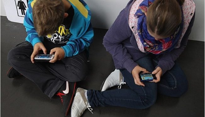 ფსიქოლოგი – გაჯეტებთან, ეკრანთან მიჯაჭვულობამ მშობლებისთვის გაართულა იმის კონტროლი, რას უყურებენ ბავშვები