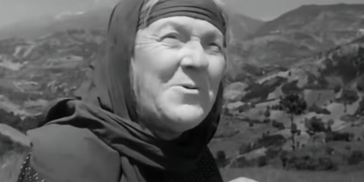 პარლამენტში „ბებიის დღის“ დაწესებაზე იმსჯელებენ