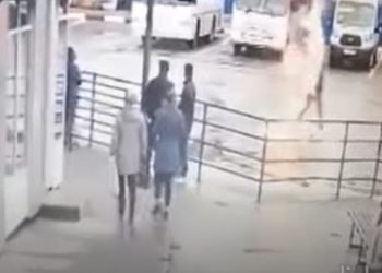 ვიდეო – “არ მინდა ფრონტზე წასვლა” – რუსეთში ახალგაზრდა კაცმა ცეცხლი წაიკიდა