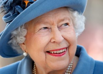 ელისაბედ მეორის ექიმები შეშფოთებულები არიან ,მისი მდგომარეობის გამო