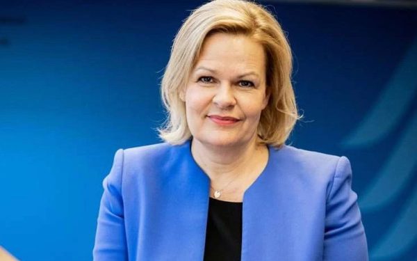 მზად ვართ, თავშესაფარი მივანიჭოთ რუსული არმიიდან დეზერტირებს – გერმანიის შს მინისტრი