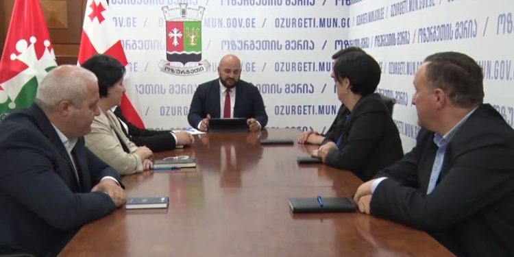 ახალი დანიშვნები ოზურგეთის მერიაში – თალაკვაძემ სამი სამსახურის უფროსი შეცვალა