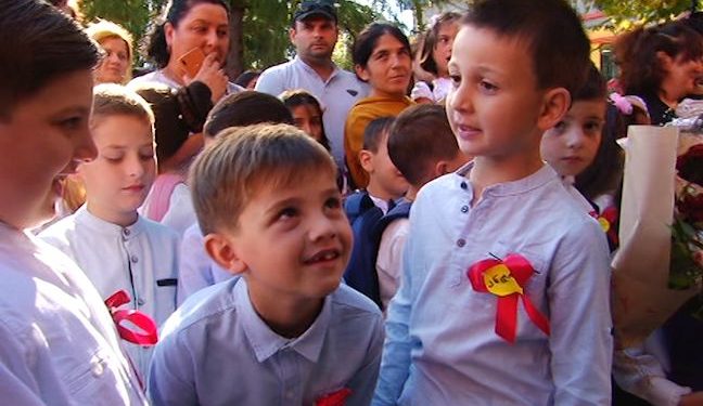 ოზურგეთის პირველ საჯარო სკოლაში ახალი სასწავლო წელი საზეიმო ღონისძიებით გაიხსნა