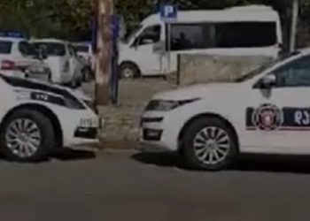 ვიდეო – რა ხდება ამ წუთებში ბანკის ტერიტორიაზე, სადაც სპეცოპერაცია მიმდინარეობს