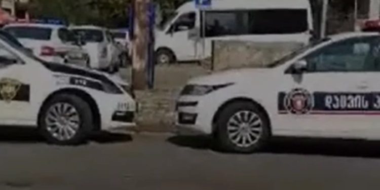 ვიდეო – რა ხდება ამ წუთებში ბანკის ტერიტორიაზე, სადაც სპეცოპერაცია მიმდინარეობს