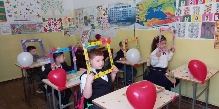 წელს სოფელ ზემოსურების საჯარო სკოლაში ოთხი მოსწავლე შევიდა