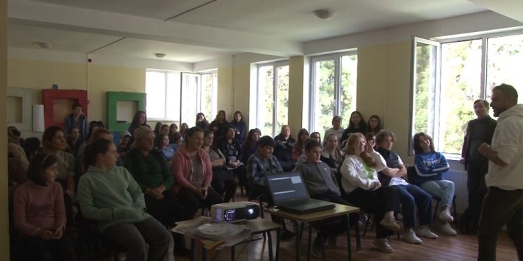 საქართველოს გაეროს ასოციაციამ საზოგადოებრივი ჯანდაცვის საკითხებზე ჩიბათში მოსახლეობასთან შეხვედრა გამართა