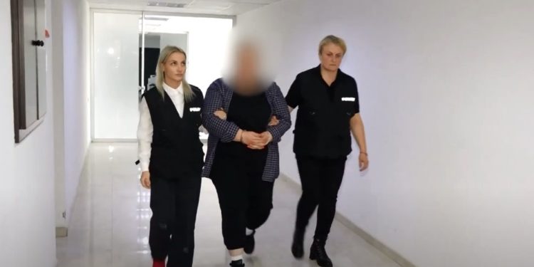 მობილური ტელეფონით საბანკო ანგარიშის გატეხვის ფაქტზე 4 პირი დააკავეს (+ვიდეო)