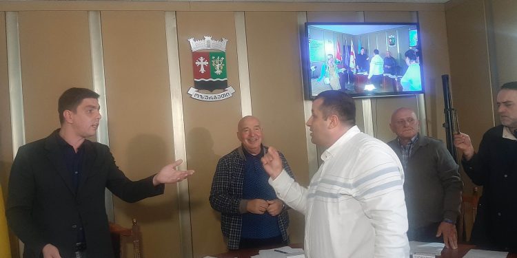 კიდევ ერთი დაპირისპირება ოზურგეთის საკრებულოს სხდომაზე