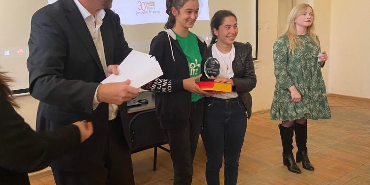 ნაბეღლავის და მთისპირის სასკოლო გუნდების გამარჯვება და შვედეთის ელჩი გურიაში