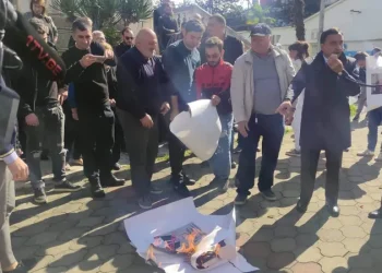 აქცია სოფელ ბობოყვათში , მოსახლეობა სანაპიროზე არსებული მიწების დაბრუნებას ითოვს