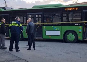 „ბავშვი ავტობუსის ქვემოთ იდგა, მძღოლი ვერ დაინახავდა…“ – რას ამბობენ რუსთავში მომხდარ ტრაგედიაზე