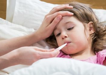 მაღალი ტემპერატურა, ღებინება და დიარეა – რა სიმპტომები ახასიათებს გავრცელებულ ვირუსს და რას გვირჩევენ სპეციალისტები