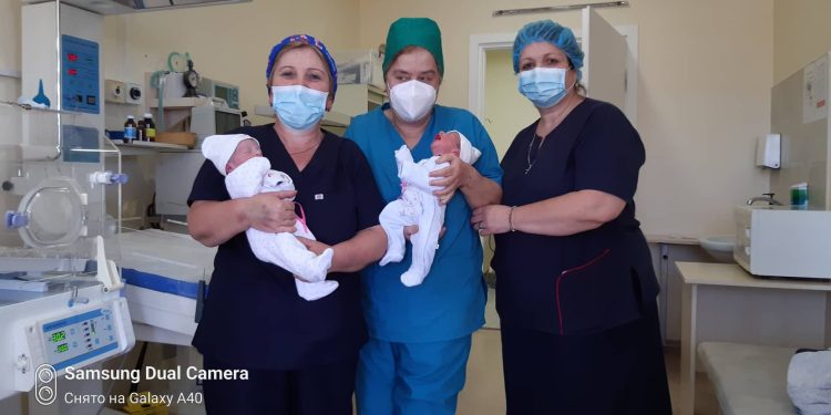 ოზურგეთის კლინიკა “მედალფაში” ტყუპი ბიჭები დაიბადა