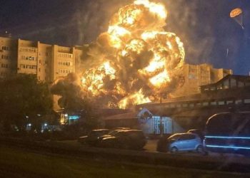 რუსეთის ქალაქ ეისკში თვითმფრინავი საცხოვრებელ კორპუსებს შეეჯახა – მედია