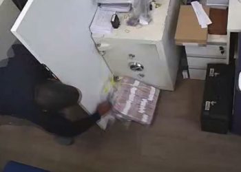 ვიდეო- კადრები, როგორ გაიტაცეს სტამბოლის ბანკიდან ორი ტომარა ფული – მძარცველები საქართველოს საზღვართან დააკავეს