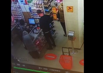 ვიდეო:”ამ ადამიანმა ამოიღო ასი ლარი და აჩუქა,უთხრა დაგივარდაო”-ემოციური ამბავი სუპერმარკეტიდან